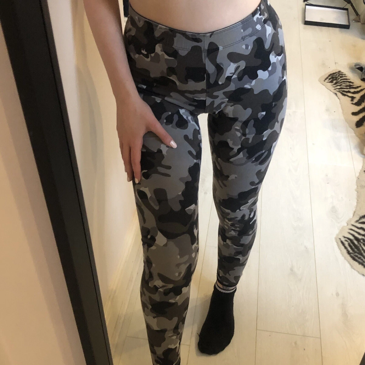 Nike logo grey tone tonal camo camouflage high waisted stretchy