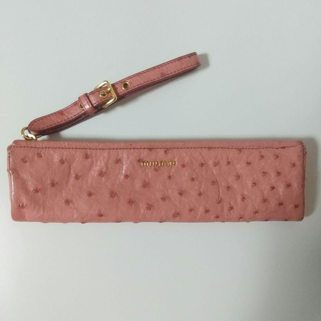 Miu Miu  ペンケース 完売必至】ミュウミュウ モチベが上がる♪ロゴ入りぺンケース