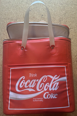 Coca-Cola Kühltasche 80ger Jahre rot/weiß, Reißverschluss, Tragegriffe, 1 Fach.