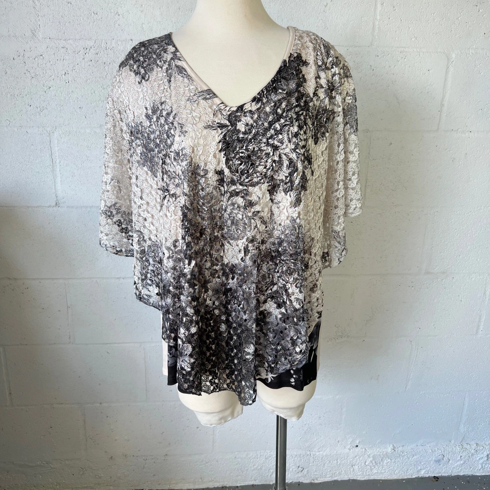 Brittany Black Womens Poncho Top Floral Lace Overlay Cream Black