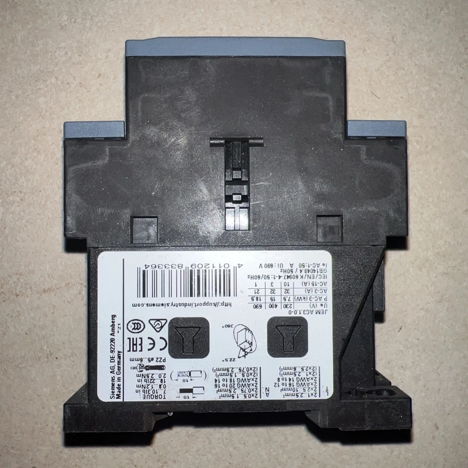 CONTATTORE SIEMENS 3RT2027-1AC20 230v 50/60HZ - Immagine 2 di 3