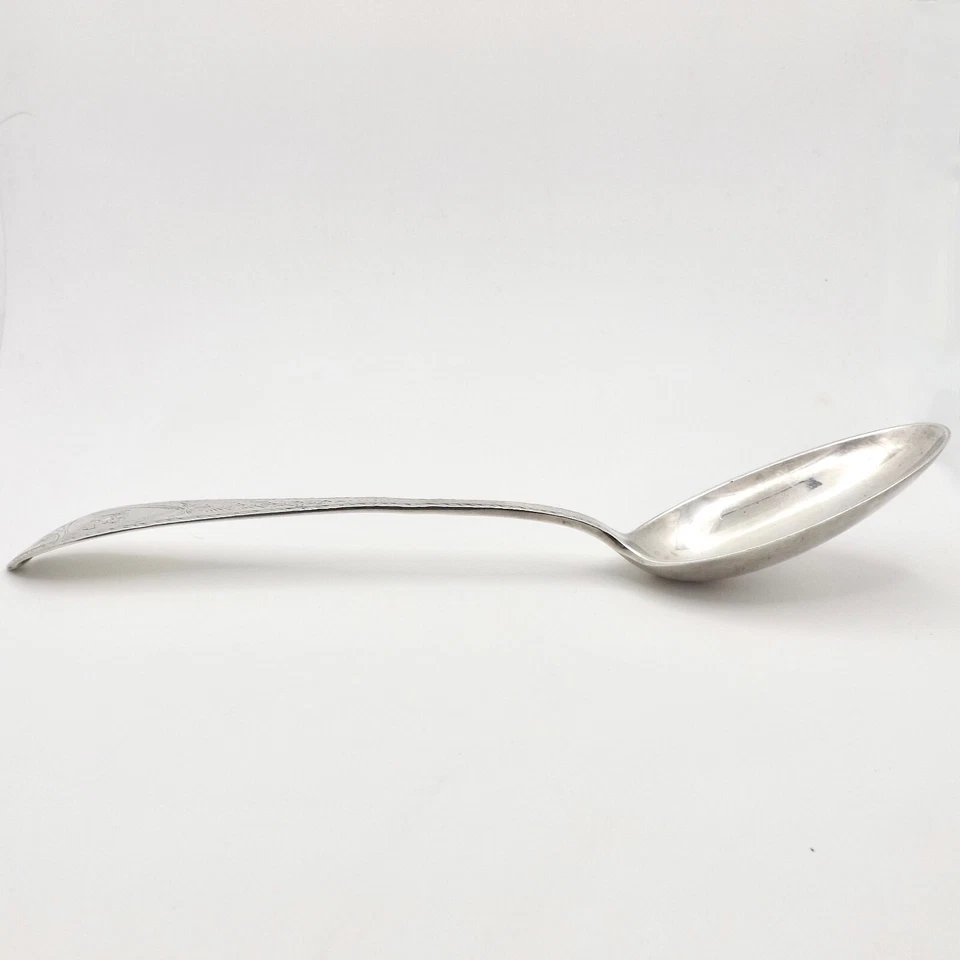 Antigua cuchara para servir grabada Reina Ana de plata esterlina Tiffany Co 70 gr 8,5 pulgadas Foto 2 de 4