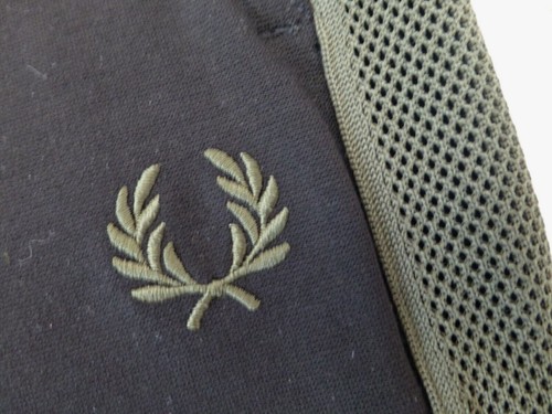 Pantalón de pista negro con panel tejido para hombre Fred Perry nuevo con etiquetas R£90 - Imagen 2 de 9