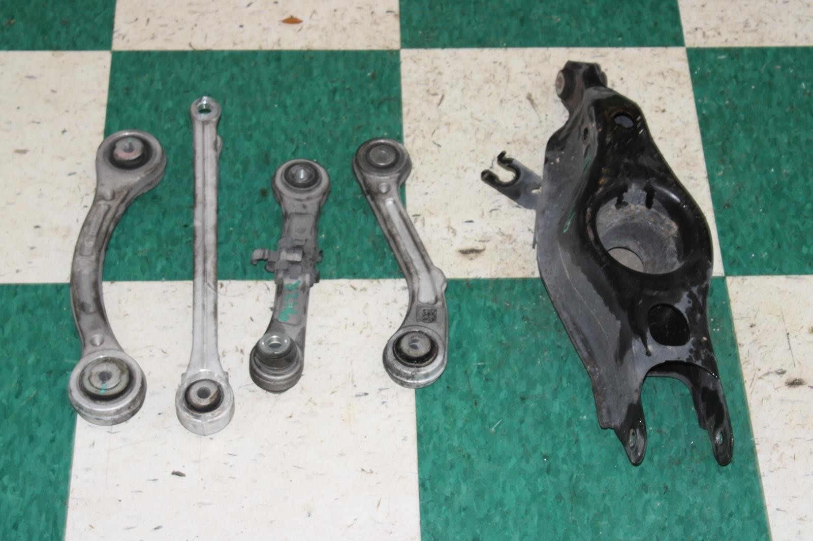 Maserati Ghibli 2014-2021 Rear Right Control arms 5 pcs