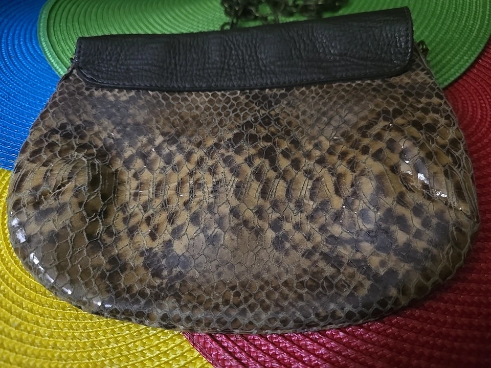 Leatherock 棕色皮革珠宝斜挎包钱包带链条完好 — 第 2/4 张图片