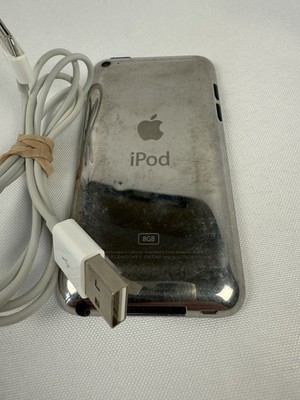2011 Apple iPod touch 4th Generation White (8 GB) - MD057LL/A
