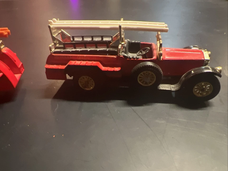 (2) Matchbox Lesney 1935 Auburn 851 Speedster Y-19 England 1979 With Rare Ladder - Image 4 of 4