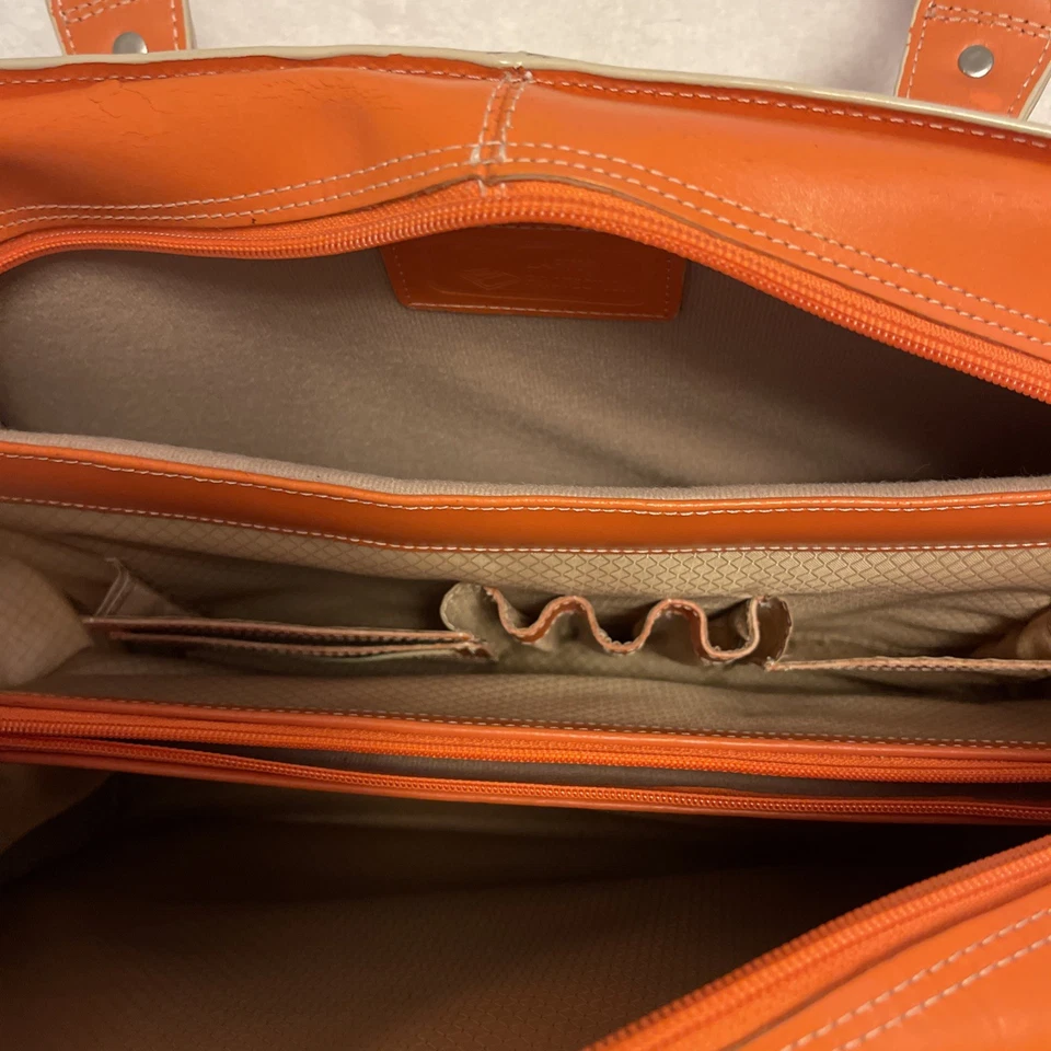 Maletín McKlein USA Hillside de cuero para dama Foto 4 de 4