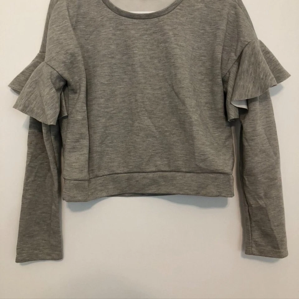 ROMEO JULIET COUTURE Gray Ruffle Sleeve Crop Cropped Crewneck Sweatshirt Small - Image 3 of 4
