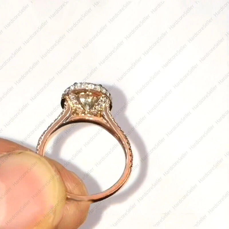 2.35 克拉椭圆形莫桑石光环分柄订婚戒指纯色 14K 双色金色 — 第 4/4 张图片