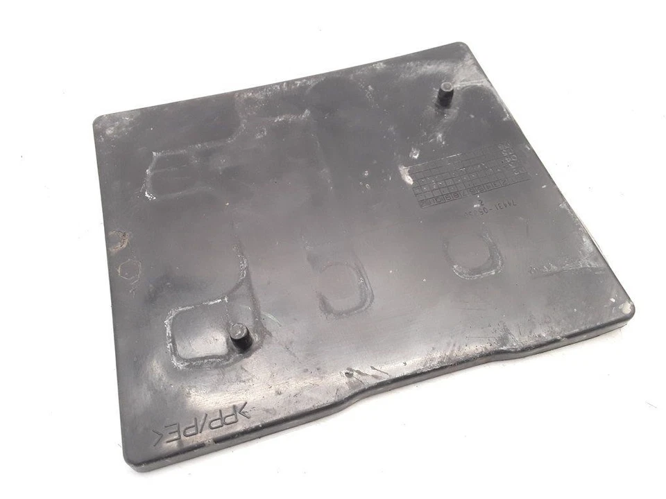 Bandeja de montaje de almohadilla de batería Toyota Yaris XP10 1.3i 64 kW gasolina 2005 7443105050  Foto 4 de 4