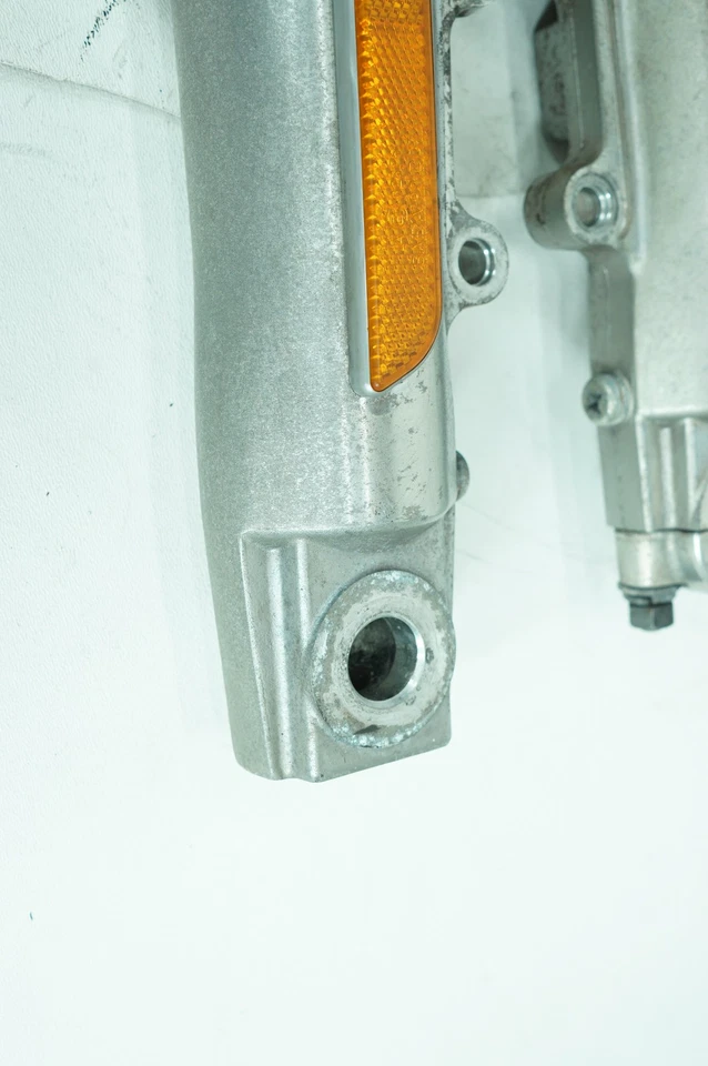 2011 Harley Touring Electra Glide Ultra OEM dianteiro esquerdo e direito garfo pernas deslizantes - Imagem 3 de 4