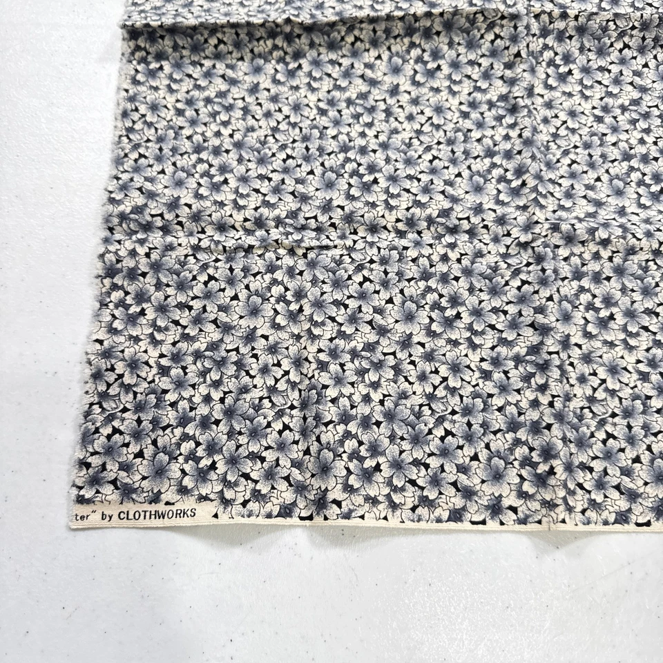 clothworks fabric quilting cotton black white floral 18x42 - Image 4 of 4