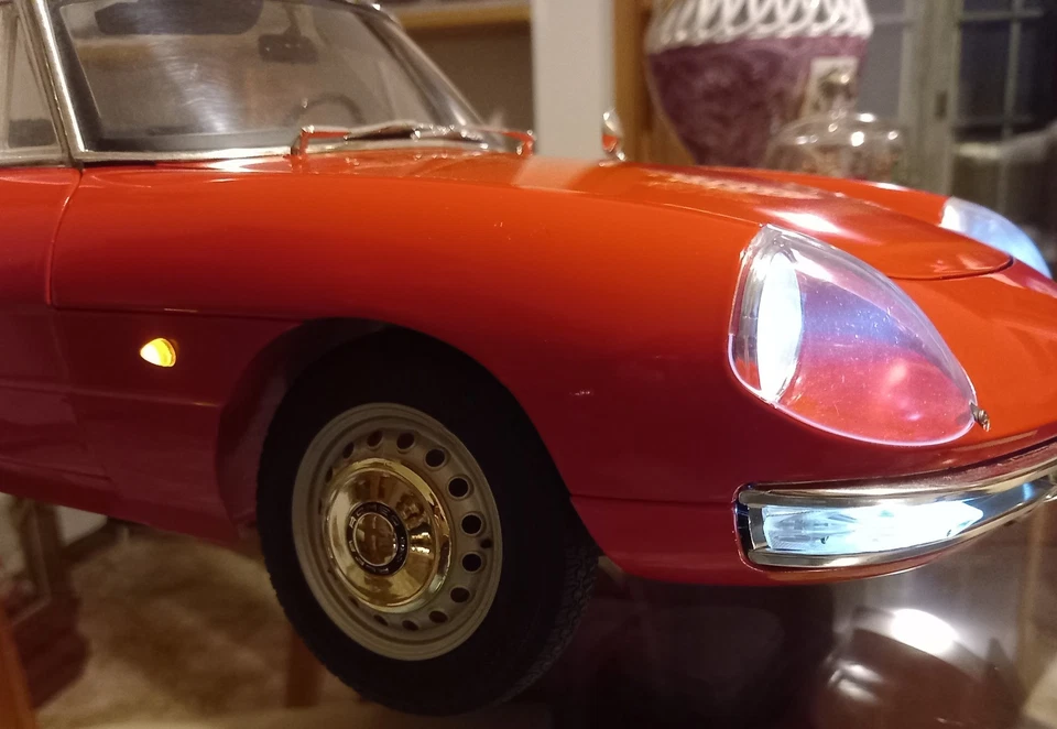 ALFA ROMEO SPIDER 1600 DUETTO "Osso di seppia" 1966 1/8 HACHETTE - Immagine 3 di 4