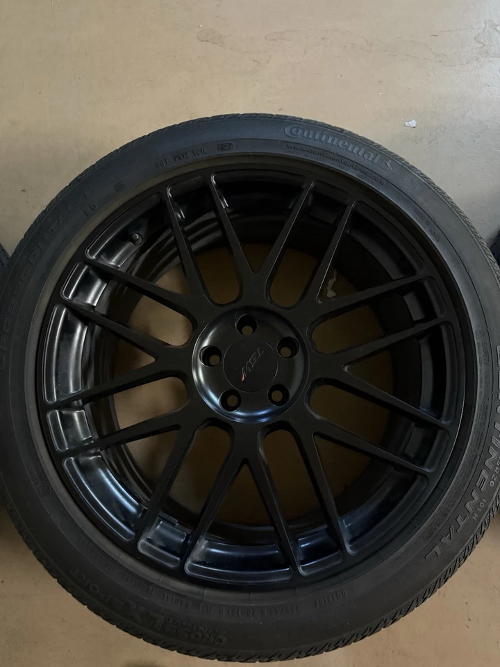 Pacote de rodas e pneus Performance TSW 20" preto - Imagem 4 de 4