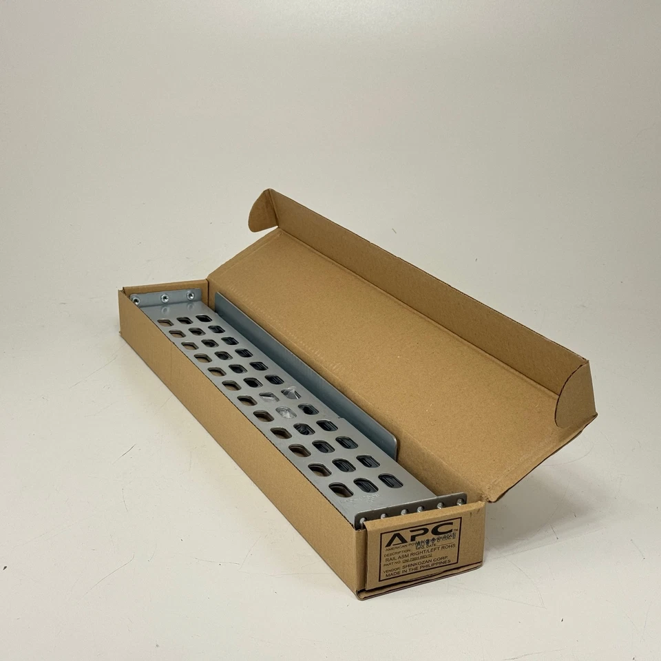 APC 0M-756H Smart-UPS Sliding Rail Kit, 4-Post Rack Bracket, Silver - Image 4 of 4