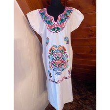Vintage Hand Embroidered Mexican Dress Floral White Kaftan Tunic