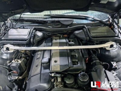 Ultra Racing For BMW E39 (528i) 2.8/(525i) 2.5 2WD(2 Points) Front Strut Bar