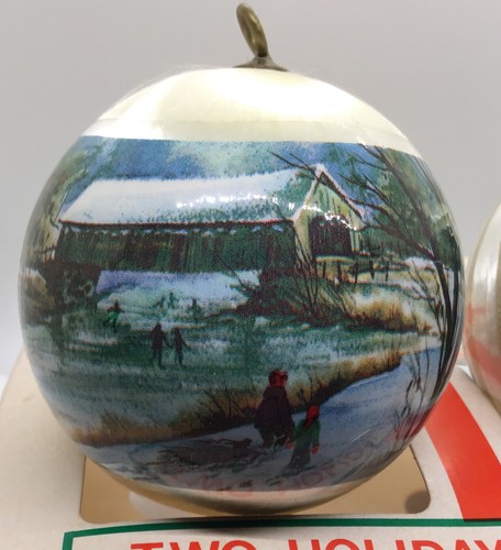 Unterschriften von Weihnachtsschmuck der Unterscheidung zwei Feiertagsornamente - Bild 3 von 6