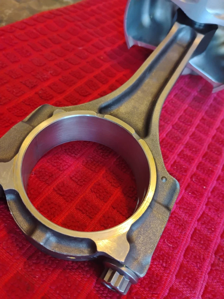 Dodge 6.2 Hellcat Redeye Auténtico OEM Mopar Pistón/Varilla Cargador y Challenger. Foto 3 de 4