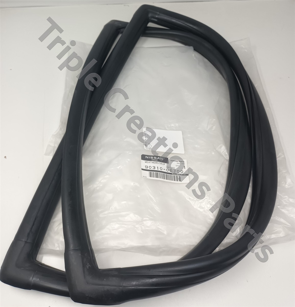 9031006J00 Genuine Nissan Weatherstrip Back Door Window RH 90310