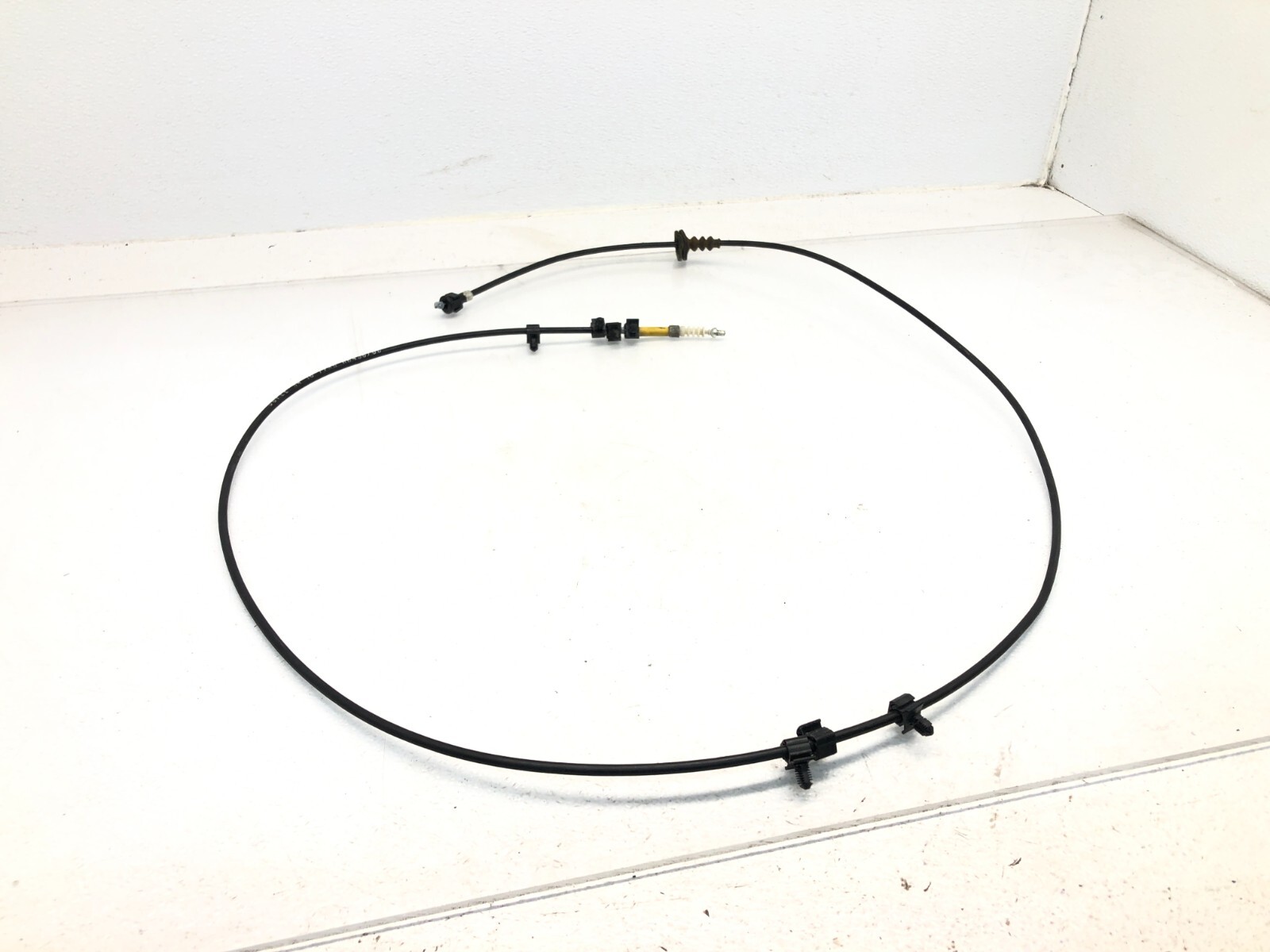 2008-2012 MASERATI GRANTURISMO S M145 RIGHT FRONT HOOD LOCK RELEASE CABLE OEM