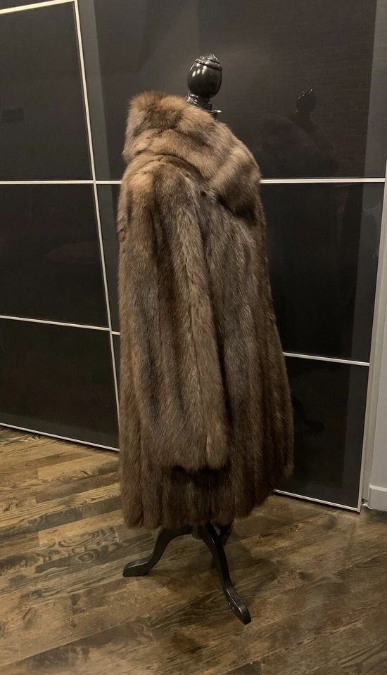 Stunning $80K J. Mendel Sable Fur Coat MINT US 10-12 - Image 4 of 4