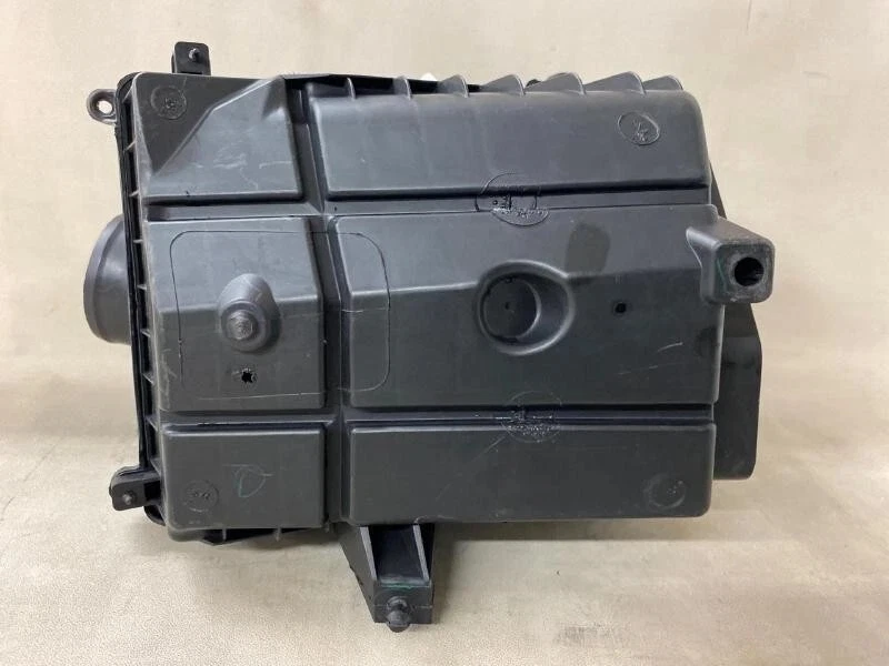 2017-2020 Chevrolet Suburban 1500 Air Cleaner Intake Box OEM Foto 2 de 4