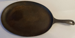 Vintage Cast iron skillet oval griddle pan U.S.A. maker? AS IS FOUND RESTORATION