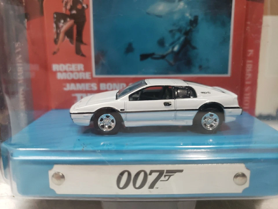Juego Johnny Lightning James Bond 007 1987 Aston Martin V8 y 1976 Lotus Esprit Foto 3 de 3