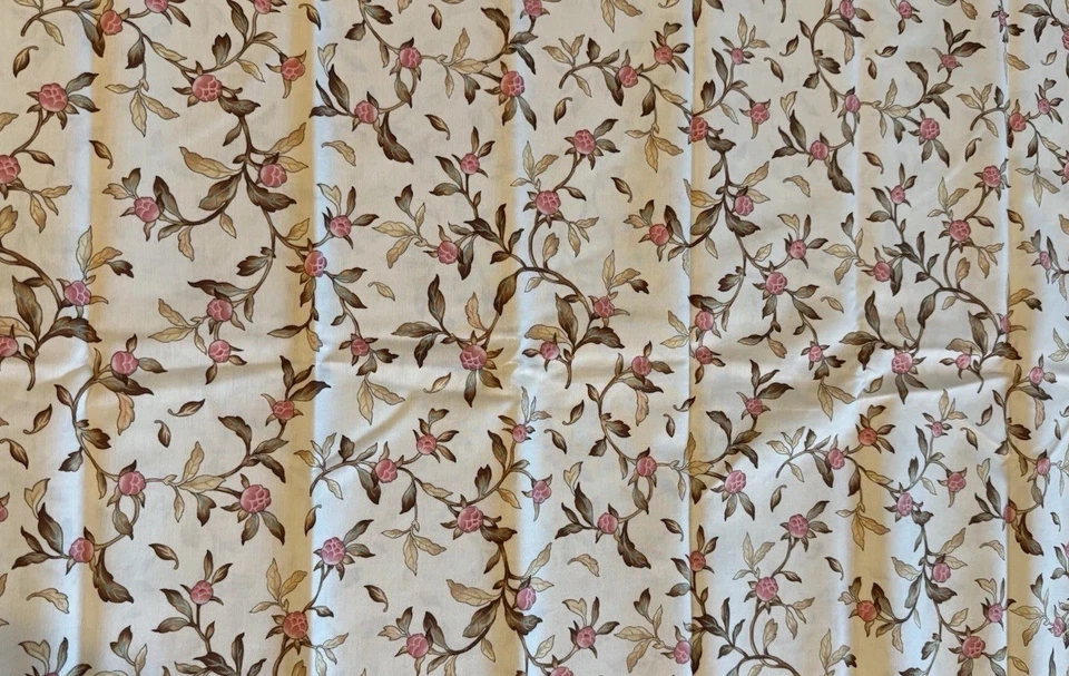 Ткань Red Rooster Emma Grace Kathy Brown The Teacher's Pet с цветочным рисунком 37 x 44 дюйма - Изображение 2 из 3