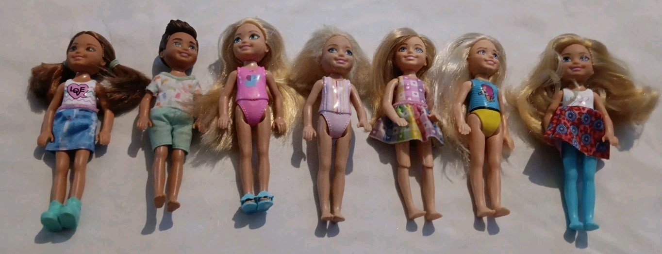 Set Of 7 Chelsea Dolls