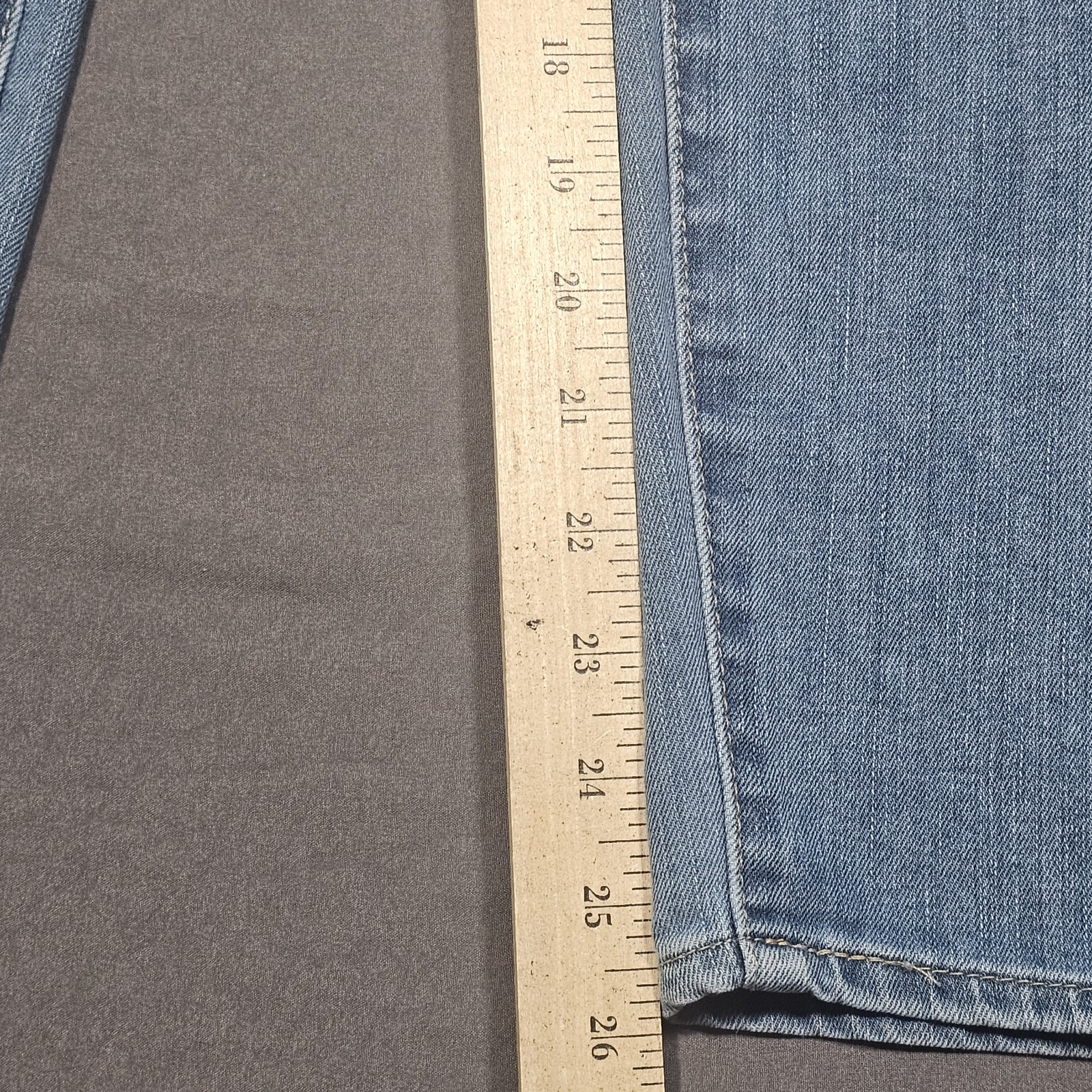 Signature Levi Strauss Womens Mid Rise Skinny Denim Blue Jeans 12S W31 L28 thumbnail 9