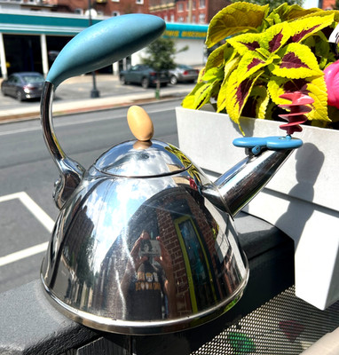 MICHAEL GRAVES ALESSI STAINLESS TEAPOT WHISTLE SPINNER POST MODERN 18/10