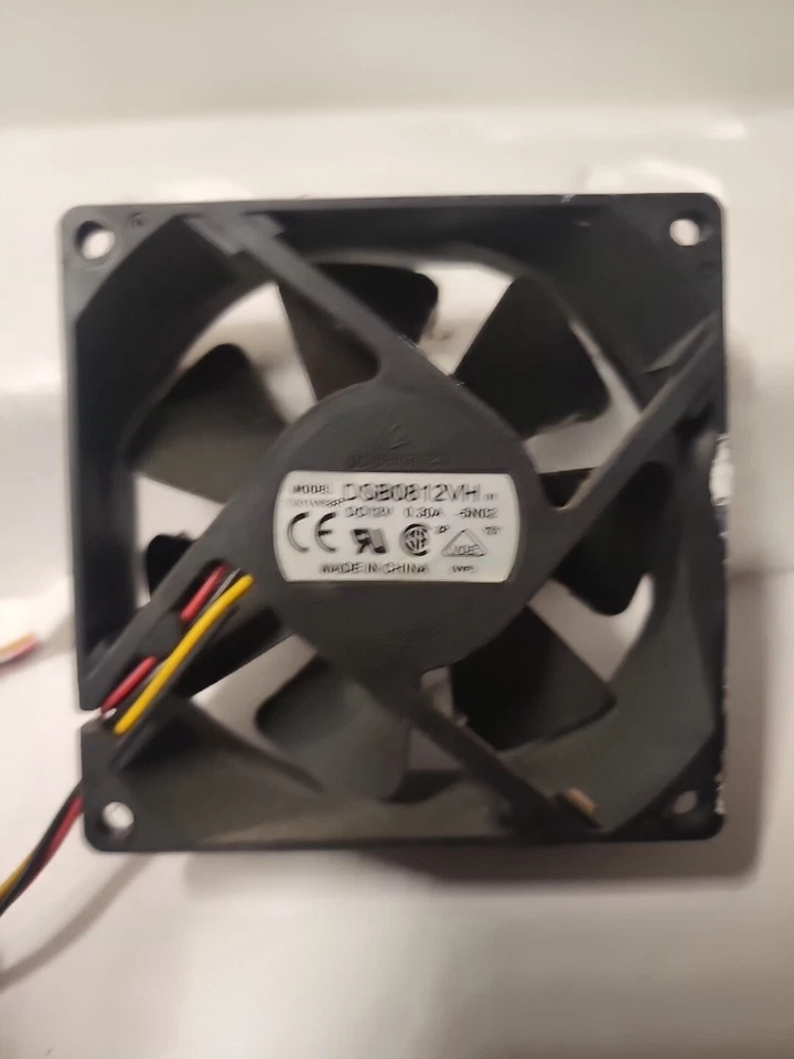DELTA DSB0812VH Cooing fan 12V 0.3A 3-Pin 80x80x25mm 7301w58r Diy Projects 👍 - Image 2 of 4