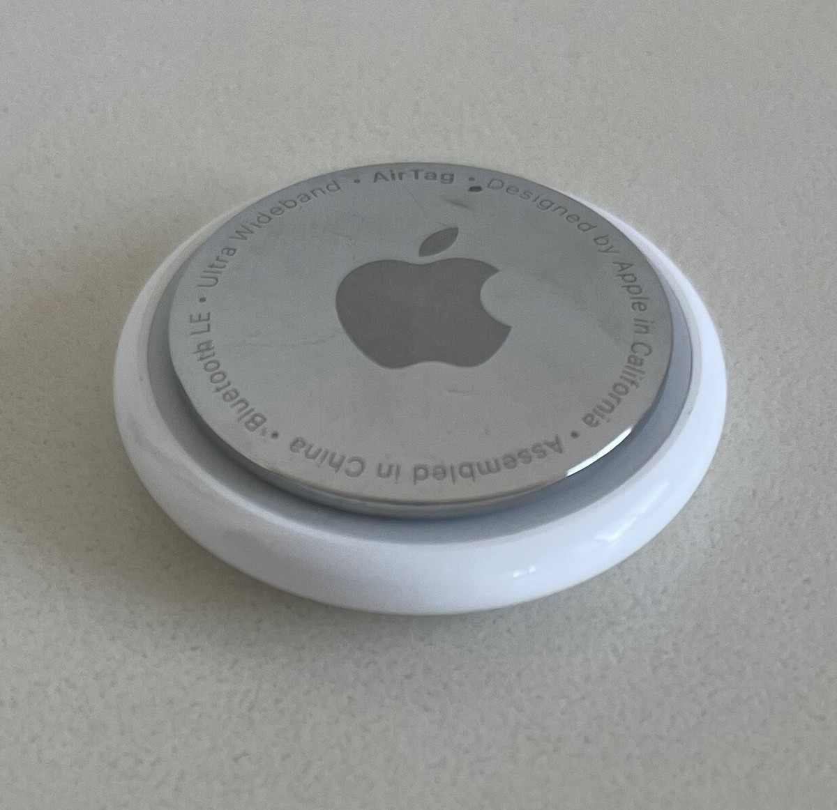 Apple AirTag A2187 White Silver Ultra Wideband Bluetooth LE