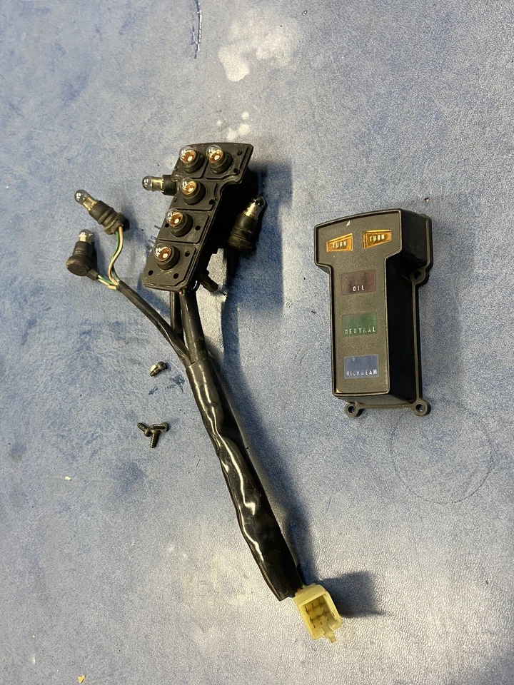 Honda CB650 CB 650 H784 1981. arnés cableado luz central soporte calibre Foto 2 de 4