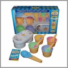 Brand new Sassafras kids deluxe 11 Piece real ice cream maker kit with apron