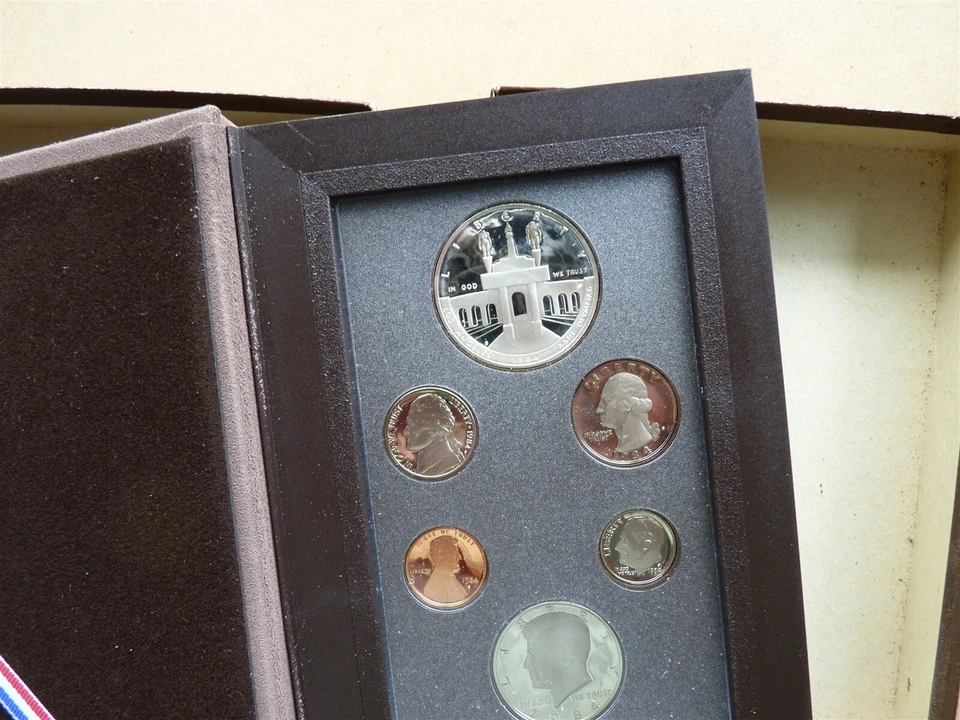 USA 1983 COMPLET SET OLYMPIC GAME LOS ANGELES THE STADIUM WITH CASE  - Image 2 of 4