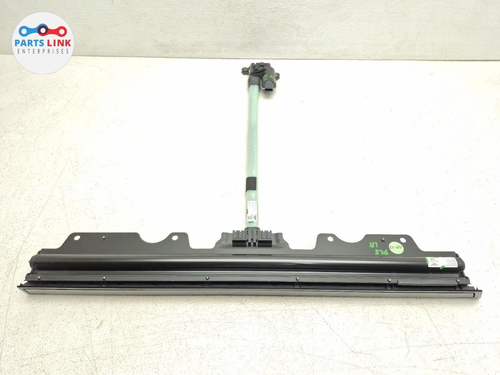 2016-20 BENTLEY BENTAYGA REAR LEFT DOOR WINDOW SHADE BLIND ROLLER ASSEMBLY 636