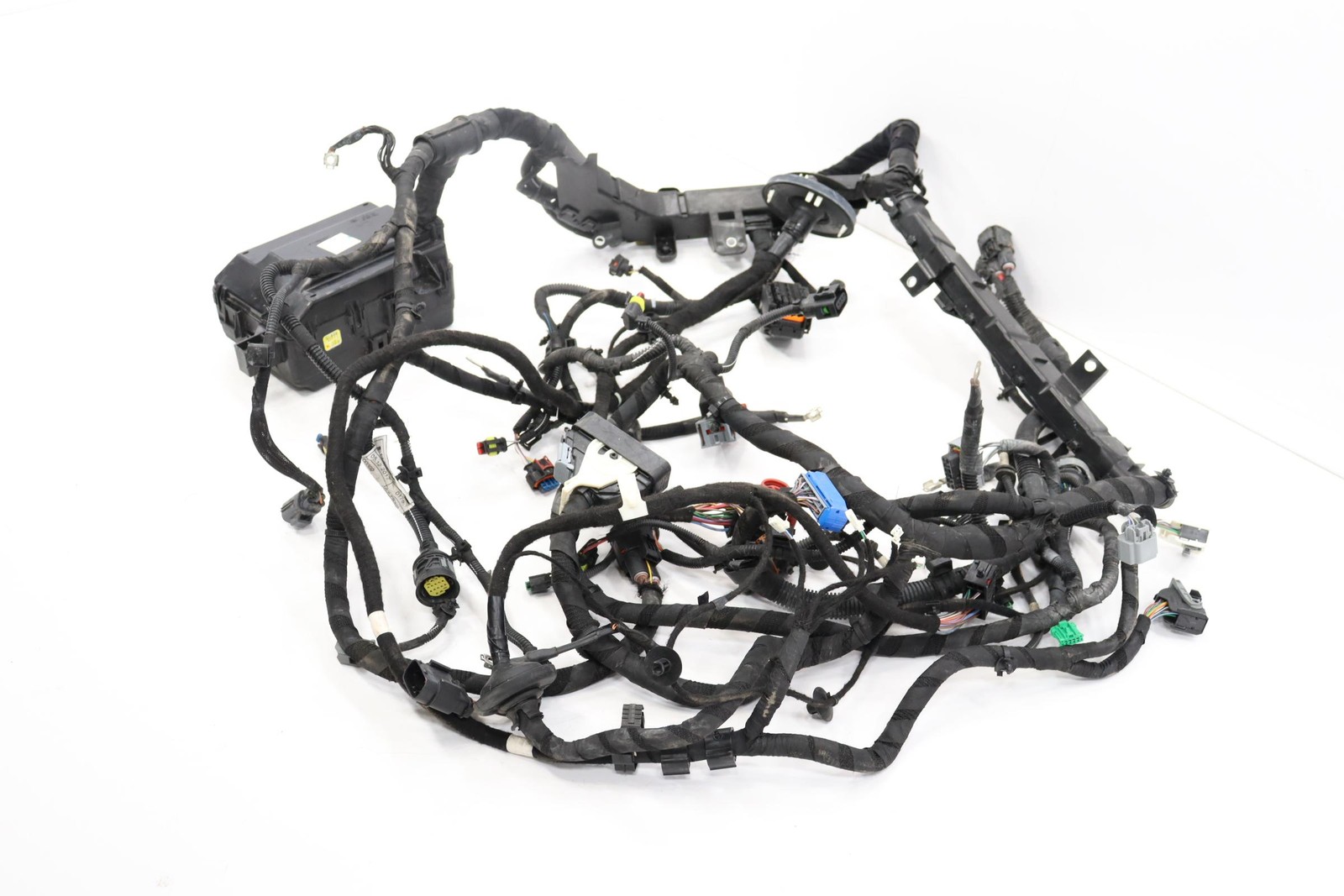 2019 - 2020 MASERATI GHIBLI ENGINE BAY FUSE RELAY BOX WIRE WIRING HARNESS OEM