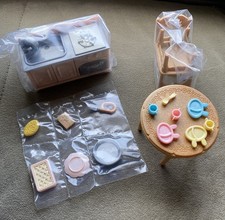 Calico Critters Kitchen Playset 9 Pieces NEW Sealed Plus 8 Unsealed Pieces