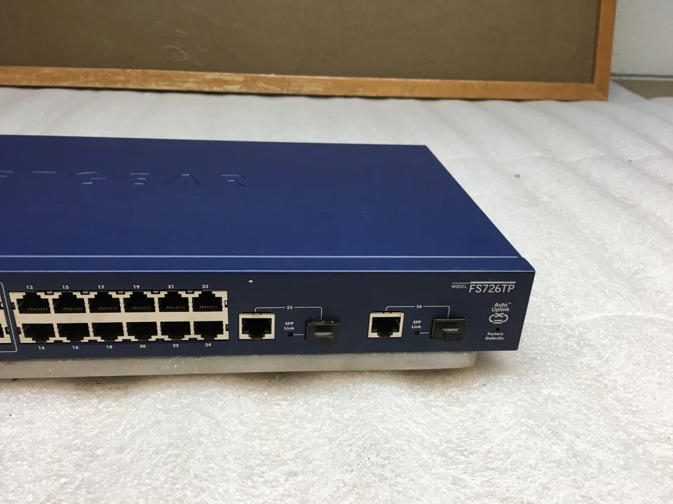 Netgear ProSafe FS726TP 24+2 Smart PoE Managed Switch No PWR Cable incl. - Image 3 of 4