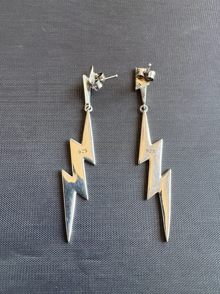 Pendientes colgantes de plata de ley 925 con rayo y piedras circonitas Foto 3 de 4