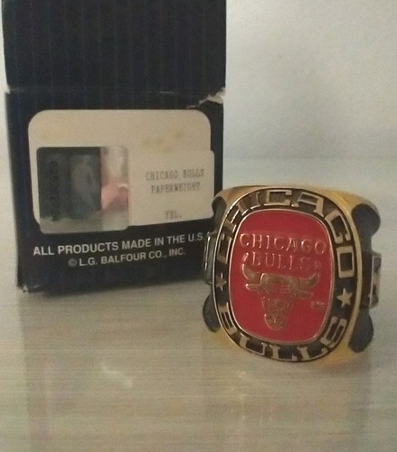 Chicago Bulls Oversized Replica Championship Ring Paperweight Michael ...