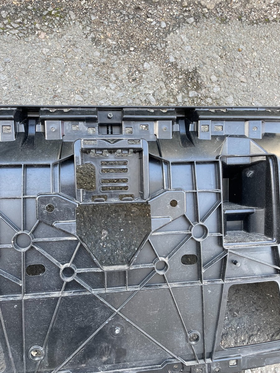 Kühlergrill Frontmaske Schlossträger Frontgrill Audi E-Tron 