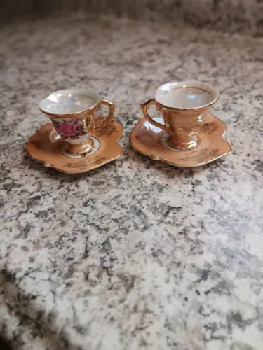 Vintage Iridescent peach lustre demitasse cups w/gold accents and leaf plates