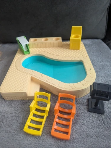Vintage Fisher Price Little People #2526 SWIMMING POOL SET  1986 - 6 Pieces Used