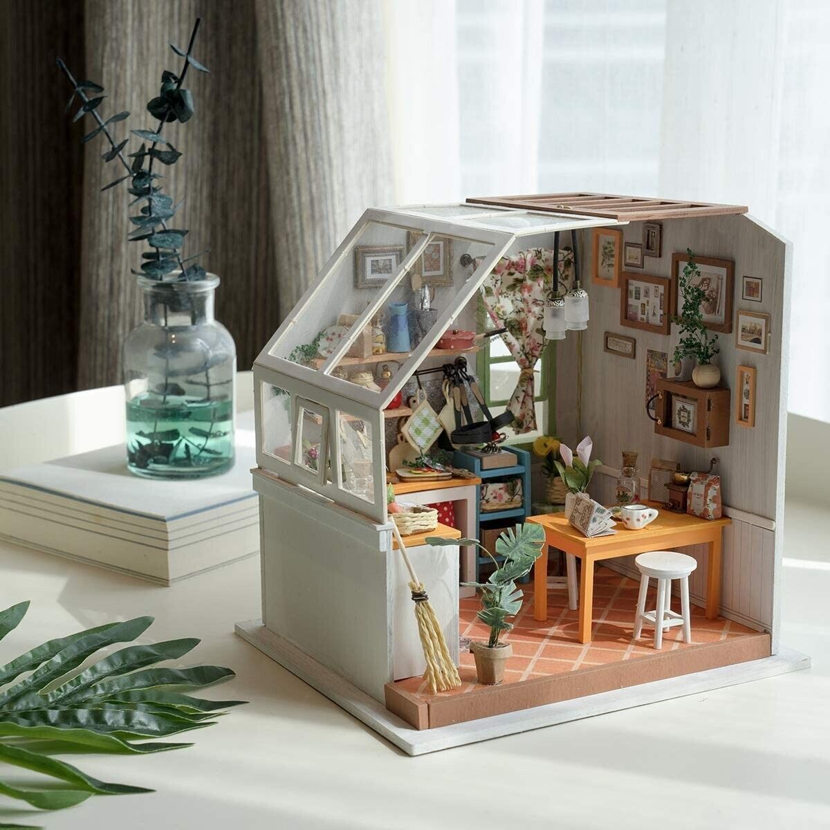 Rolife Dollhouse DIY Miniature Room Set-Woodcraft Construction Kit