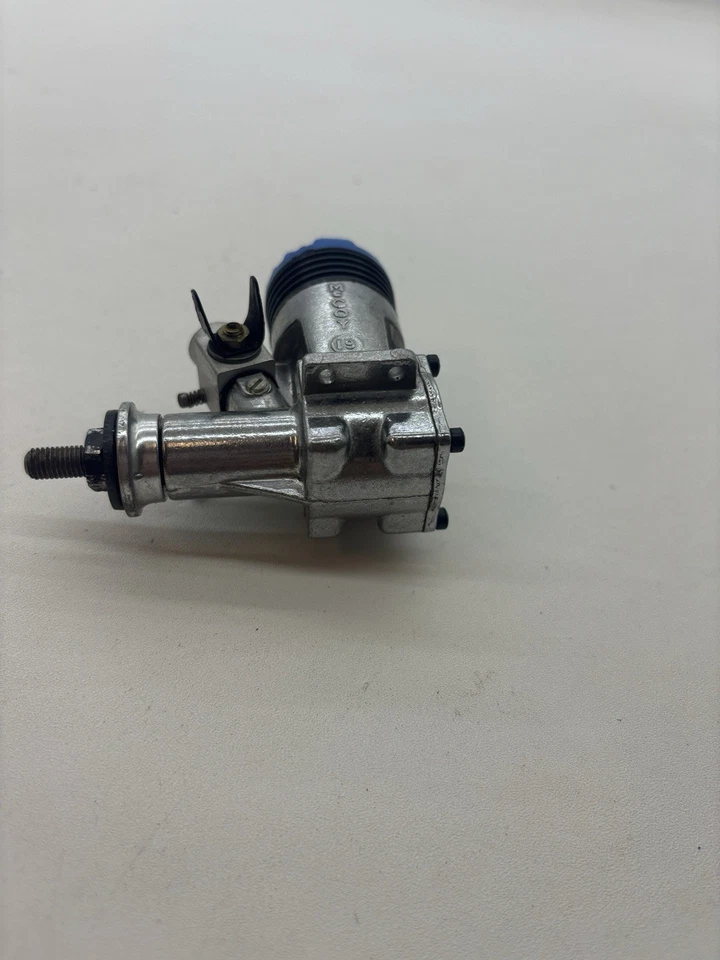 McCoy .19 Blue Head Model airplane Engine Remote Control RC M10 - Image 4 of 4